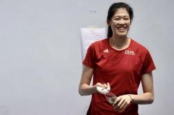 亚博体育线上-中国女排在比赛中受伤退赛，詹姆斯主帅表示担忧